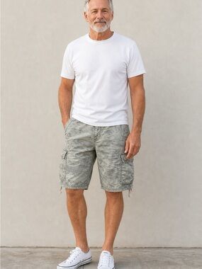 Men's Camouflage Gray Cargo Shorts - Everyday Utility